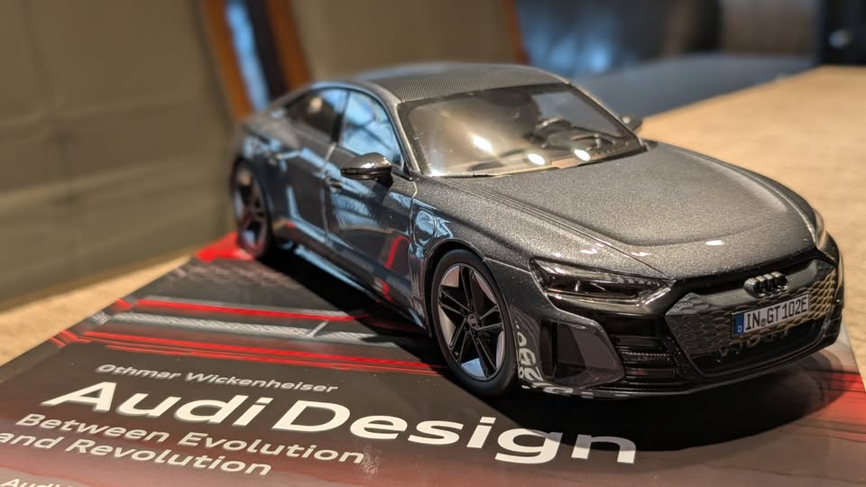 Norev Audi RS E-Tron GT 1:18 (Dealer Edition) 582649 - photo 2