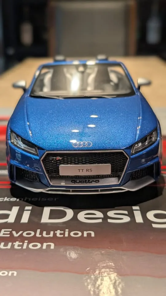 GT Spirit Audi TT RS Roadster 1:18 (Sepang Blue) image indicator(2)