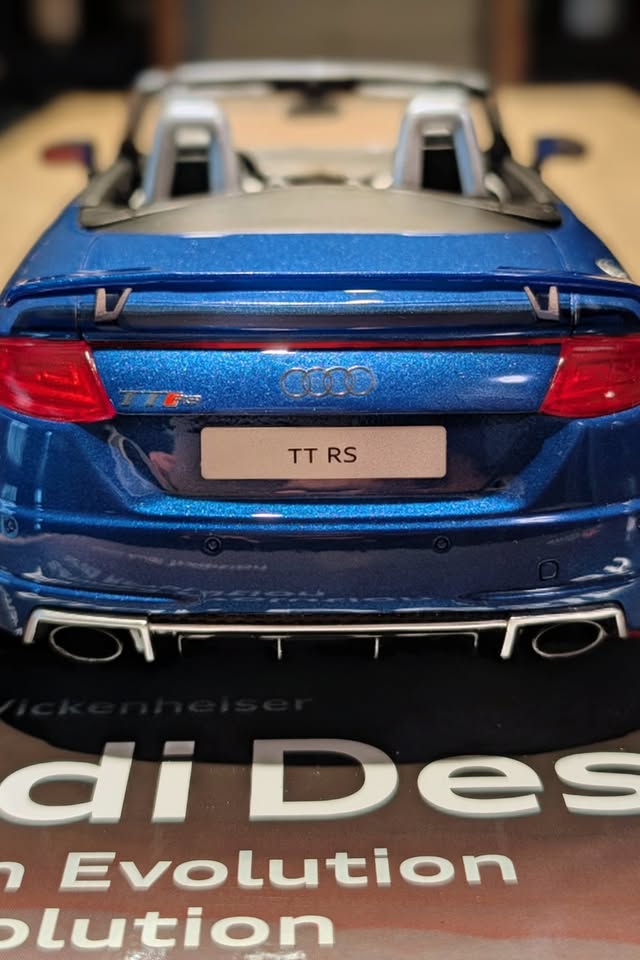 GT Spirit Audi TT RS Roadster 1:18 (Sepang Blue) - photo 4