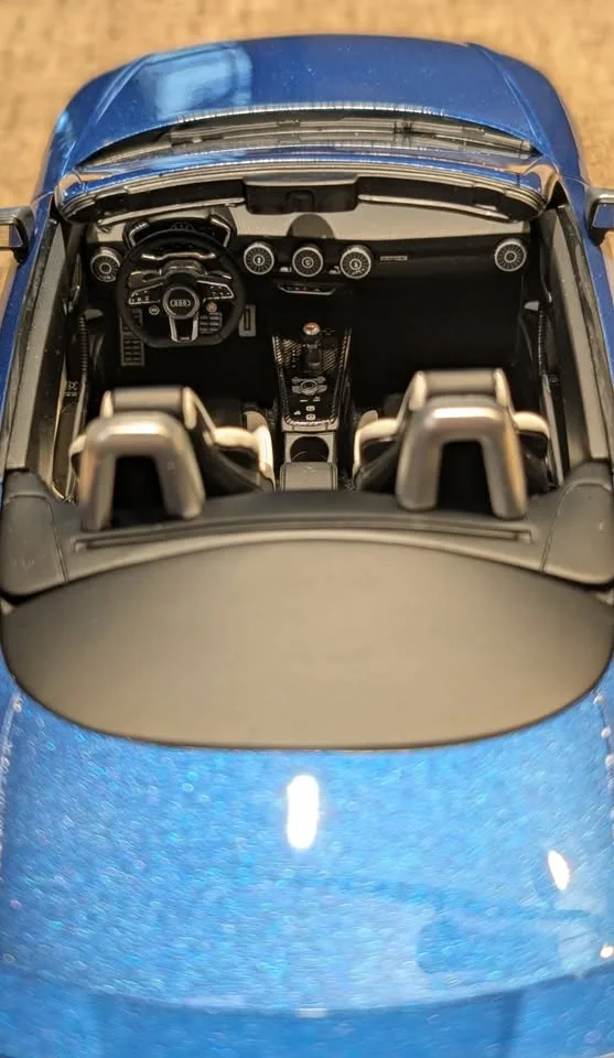 GT Spirit Audi TT RS Roadster 1:18 (Sepang Blue) image indicator(6)