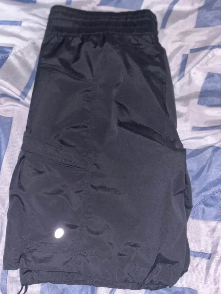 Lululemon sizes 10&8 image indicator(5)