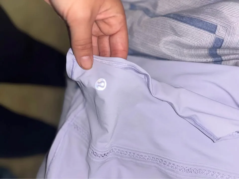 Lululemon sizes 10&8 image indicator(8)