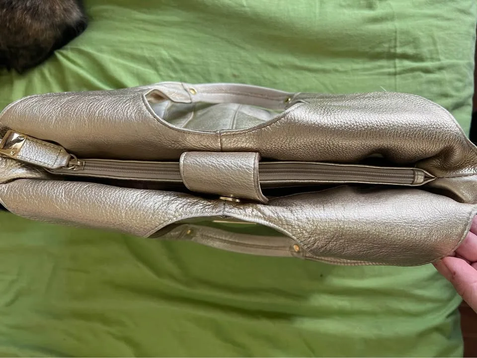 Michael Kors Metallica gold Hobo Bag image indicator(4)