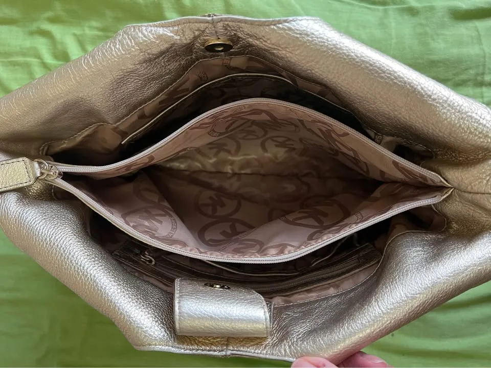 Michael Kors Metallica gold Hobo Bag image indicator(7)