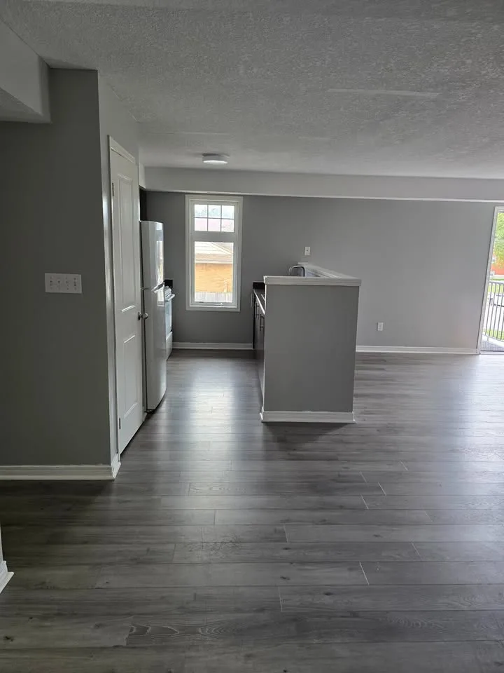 3 Beds 1 Bath Apartment image indicator(6)