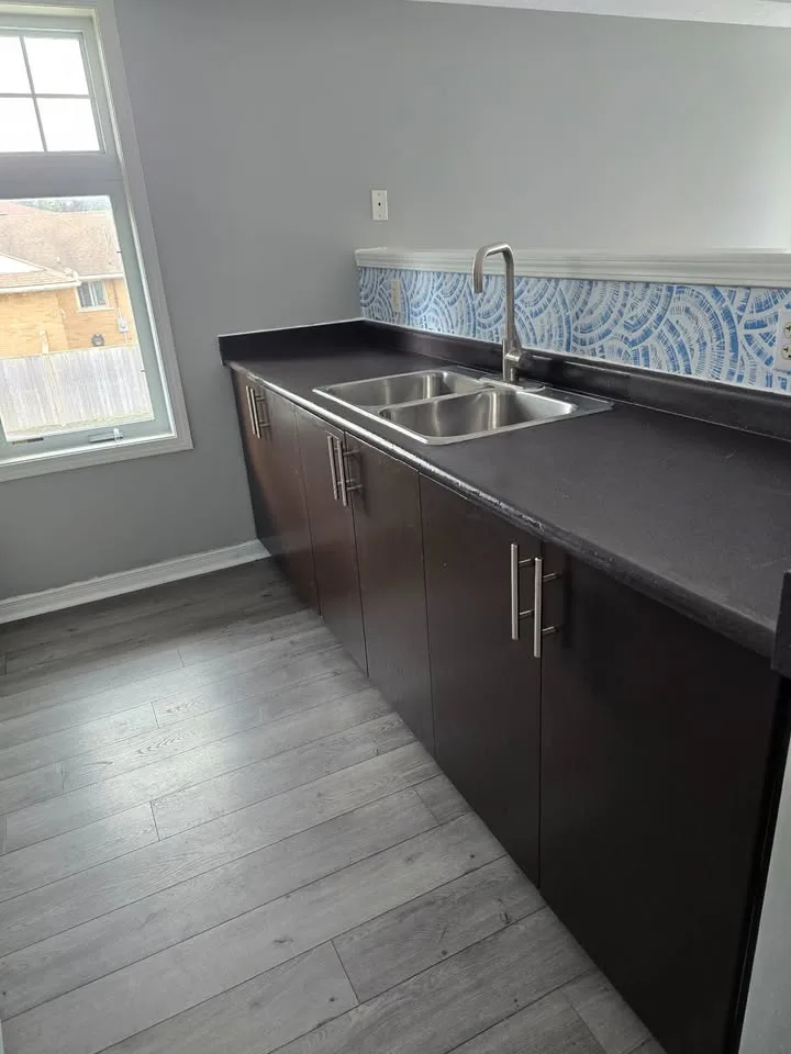 3 Beds 1 Bath Apartment image indicator(8)