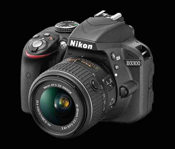 Nikon D3300 dslr with 18-55mm lens in mint condition