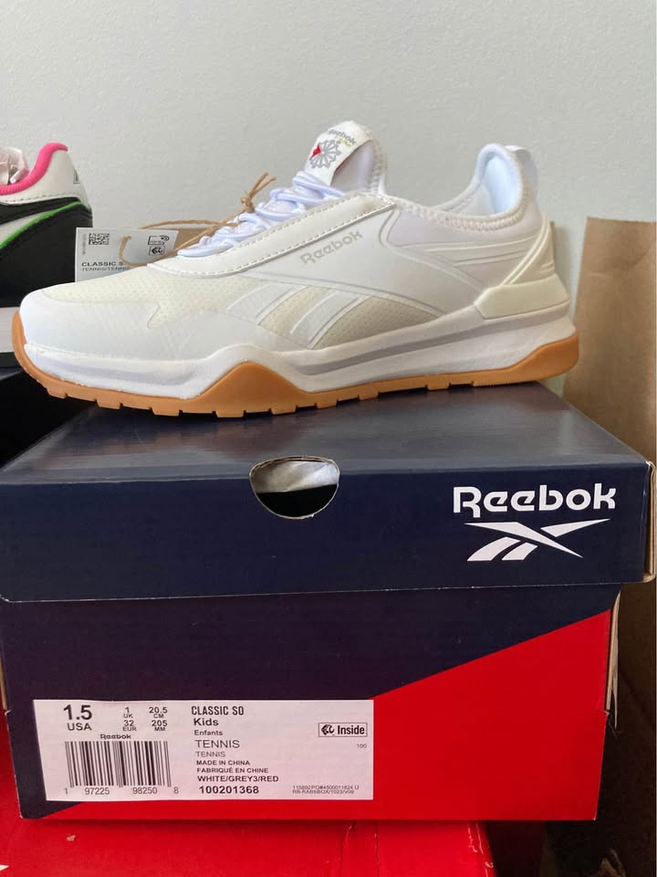 Kids Reebok size 1.5 - photo 2