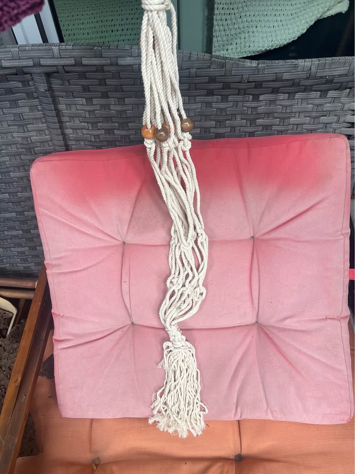 Macrame plant hanger - photo 2