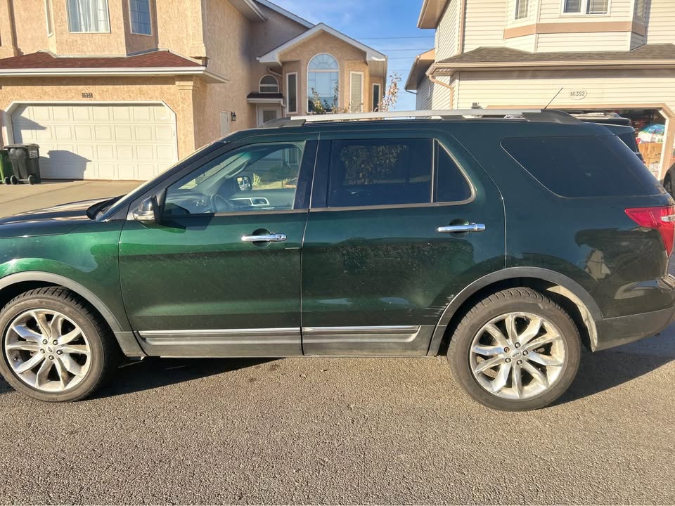 2013 Ford Explorer XLT 4WD - photo 2