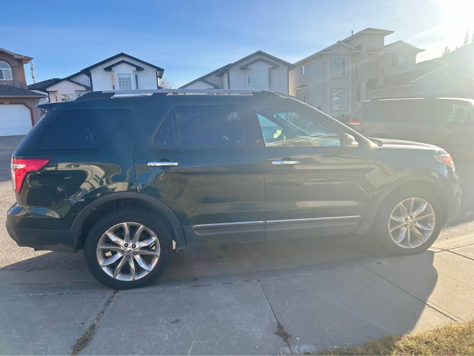 2013 Ford Explorer XLT 4WD - photo 3