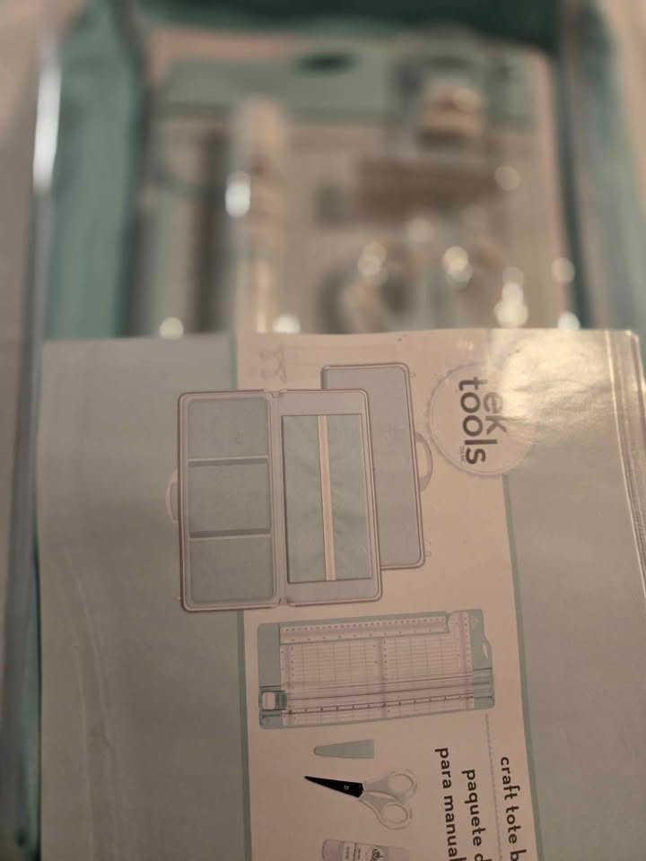 $15 Craft set with carry bag! - photo 2