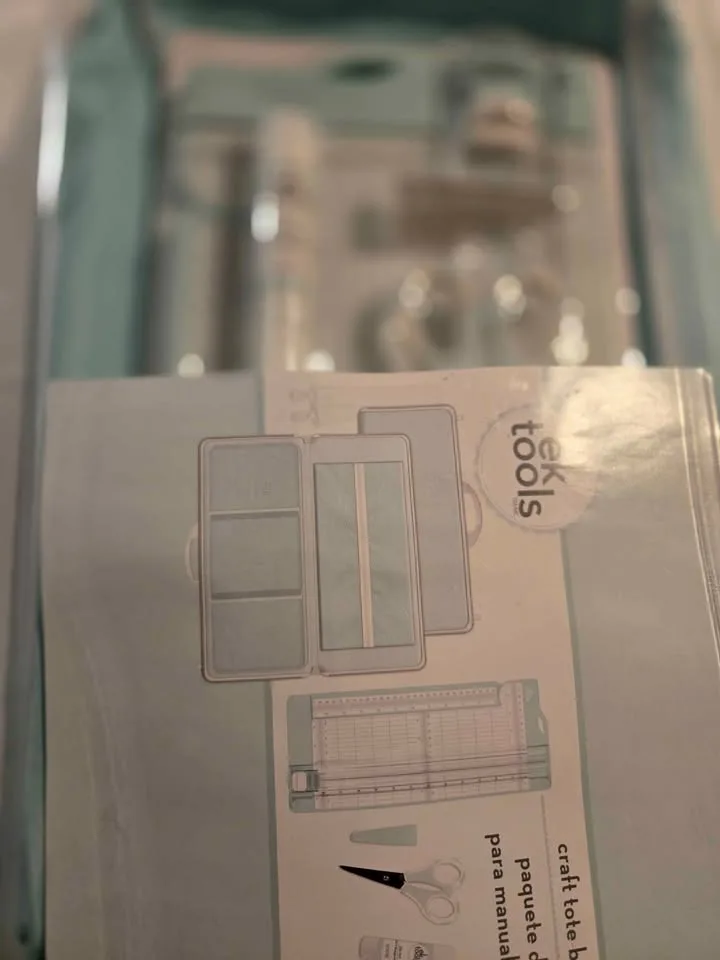 $20 Craft set with carry bag! image indicator(2)