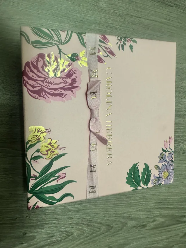 Carolina Herrera Very Good Girl Gift Set image indicator(3)