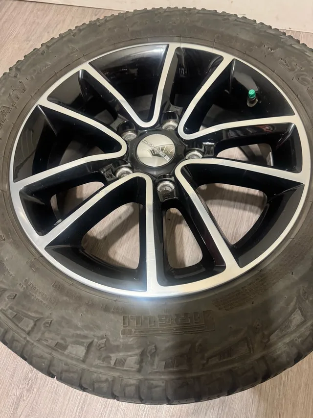 225 65/R17 OEM Dodge Rims with TPMS Included image indicator(2)