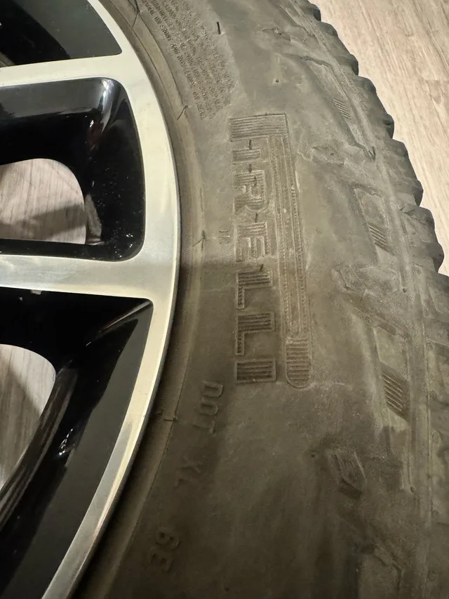 225 65/R17 OEM Dodge Rims with TPMS Included image indicator(6)