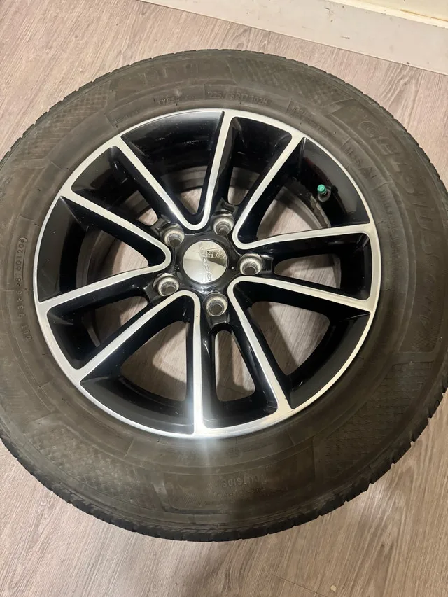 225 65/R17 OEM Dodge Rims with TPMS Included image indicator(9)