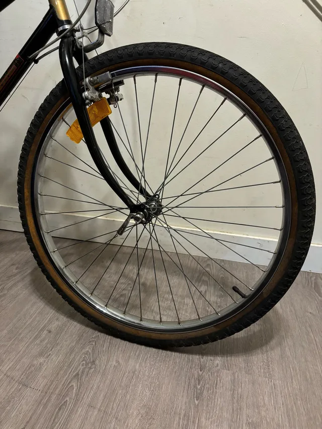 Venture Mountain Tour Bike - Vintage MTB image indicator(4)