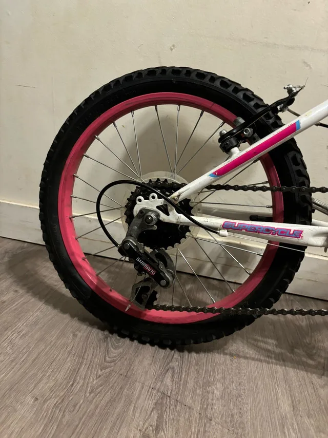 Supercycle Fly Girl 18 inch Bike image indicator(5)