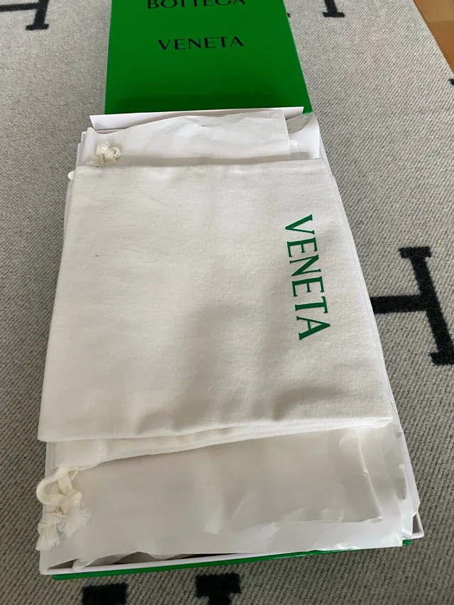 Bottega Veneta White Ribber Puddle Loafers Size 42 image indicator(4)