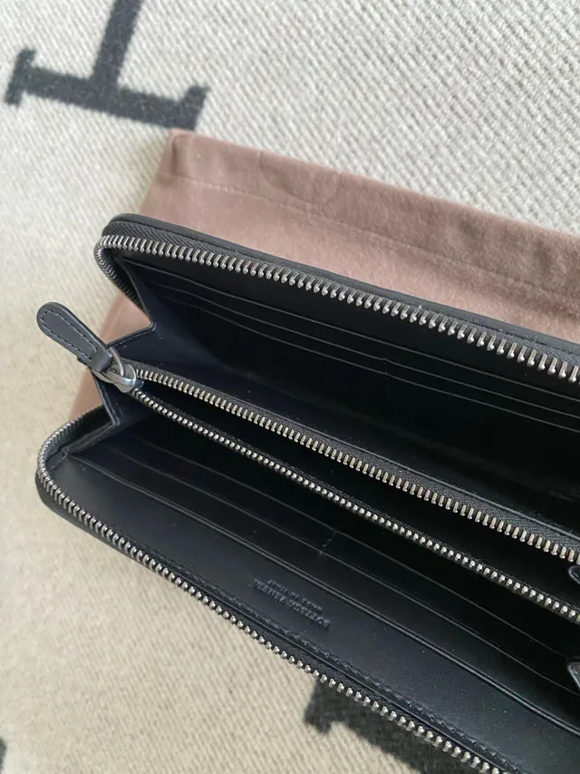Bottega Veneta BV Intrecciato Zip Wallet image indicator(6)