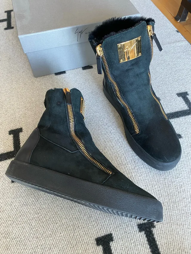 Giuseppe Zanotti GZ Leather Sneaker Size 42 image indicator(2)