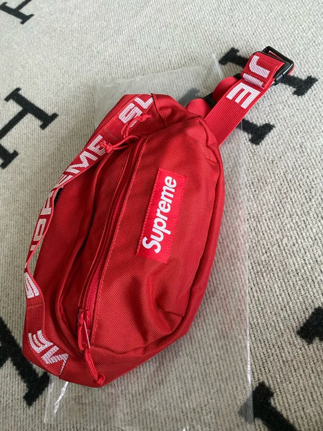 Supreme SS18 Waist Bag Red image indicator(2)