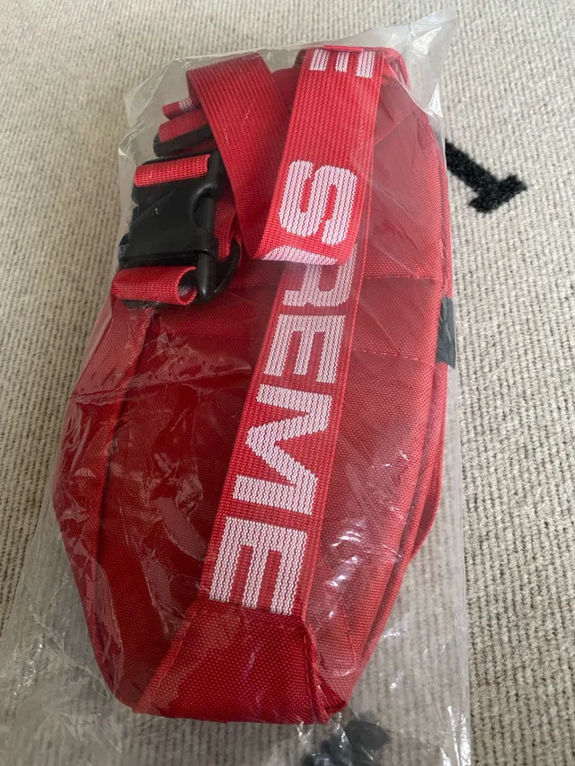 Supreme SS18 Waist Bag Red image indicator(6)
