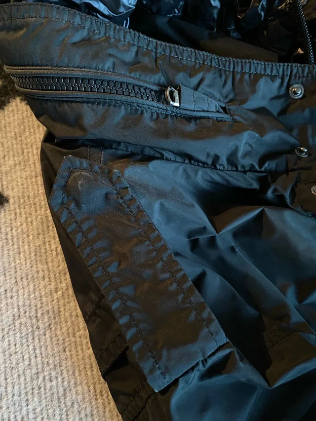 Moncler Nylon Parka Black Size 3 image indicator(5)