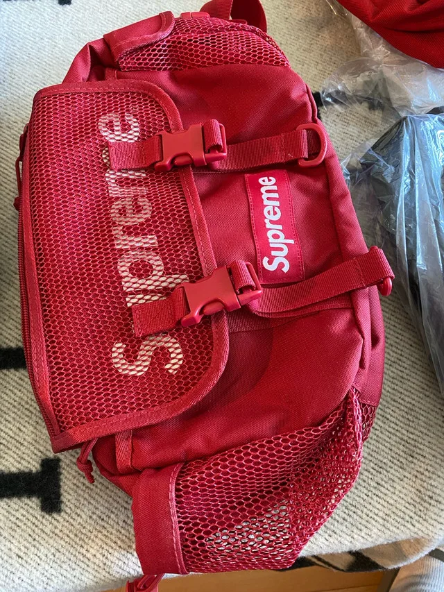 Supreme Backpack Shoulder Bags sale image indicator(2)