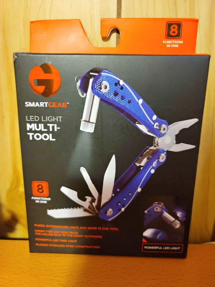 Smart gear 8 in 1 multifunctional tool - Brand new sealed