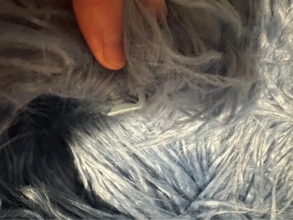 Unreal fur jacket image indicator(9)