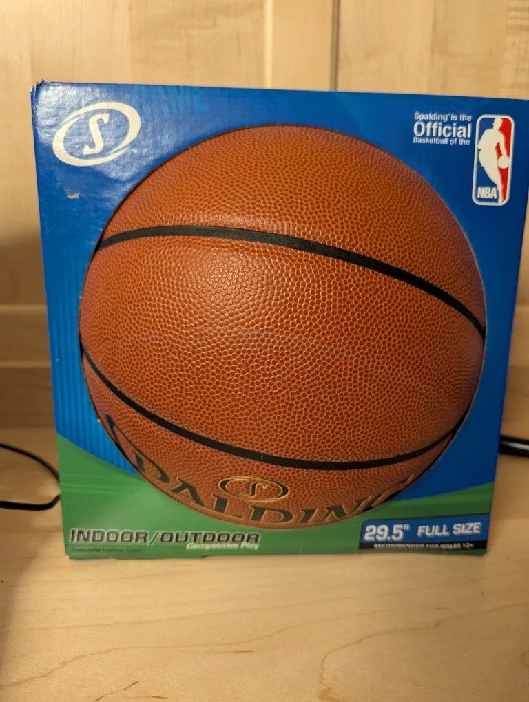 Spalding 29.5" Full Size Basketball image indicator(4)