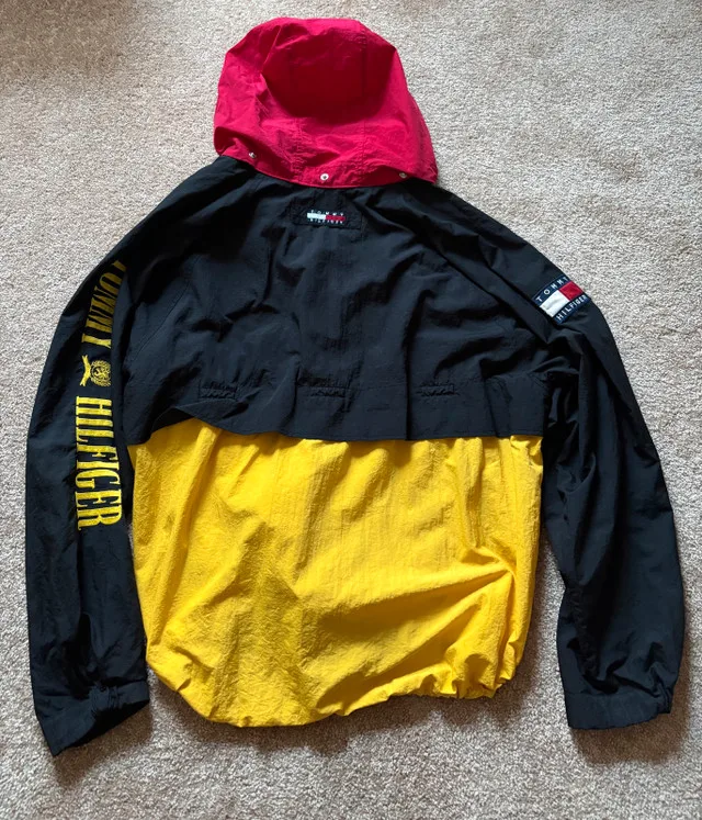 VINTAGE 90’s TOMMY HILFIGER JACKET - SIZE XL image indicator(2)