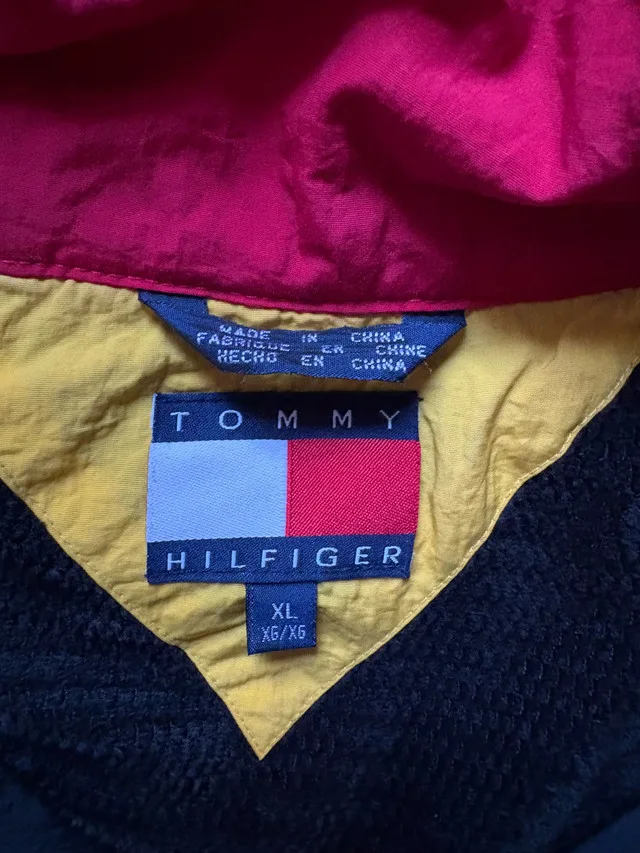 VINTAGE 90’s TOMMY HILFIGER JACKET - SIZE XL image indicator(3)