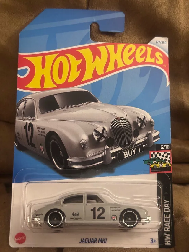 Hot Wheels Jaguar MK1 image indicator(2)