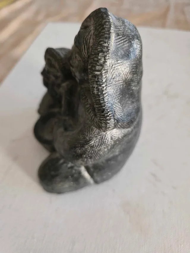Inuit sculpture mother and child image indicator(4)