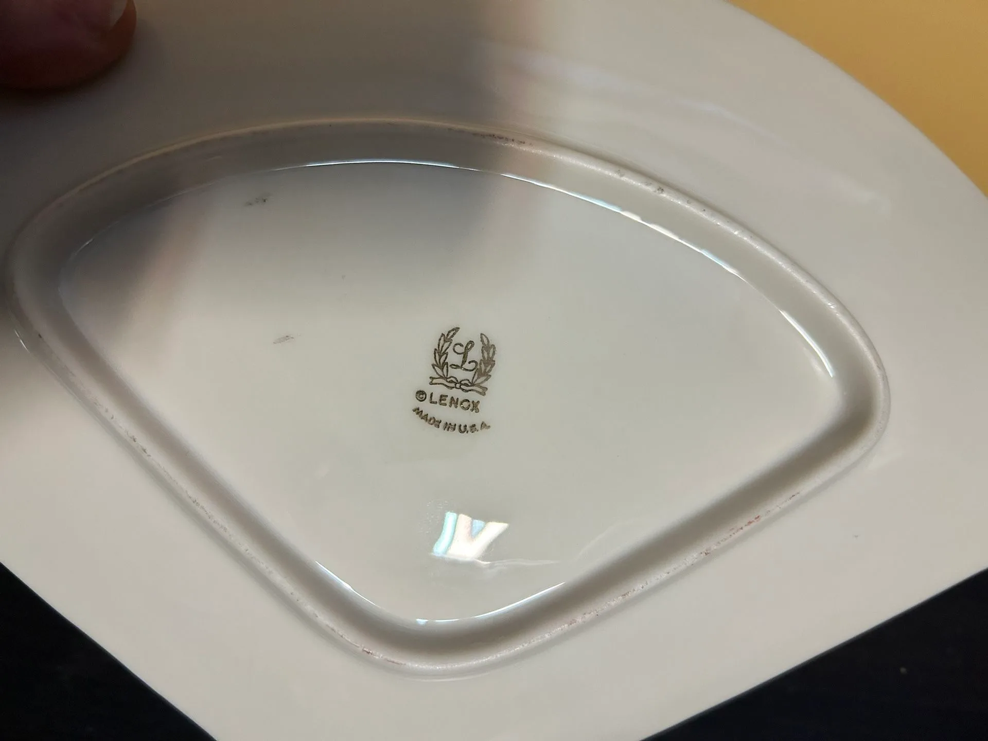 Lenox Fan Shaped Decorative Plate image indicator(4)