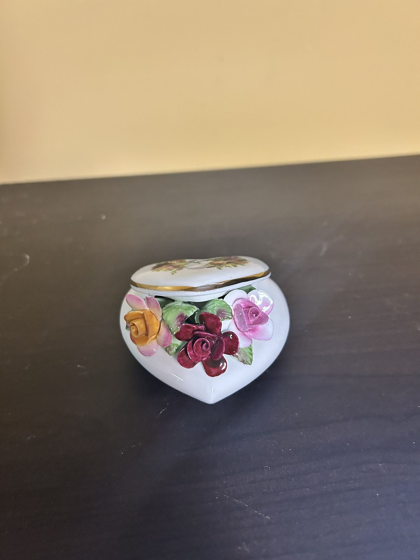 Vintage Royal Albert Old Country Roses Heart-Shaped Figurine - photo 2