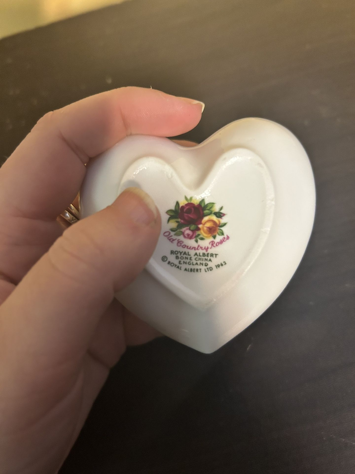 Vintage Royal Albert Old Country Roses Heart-Shaped Figurine - photo 3