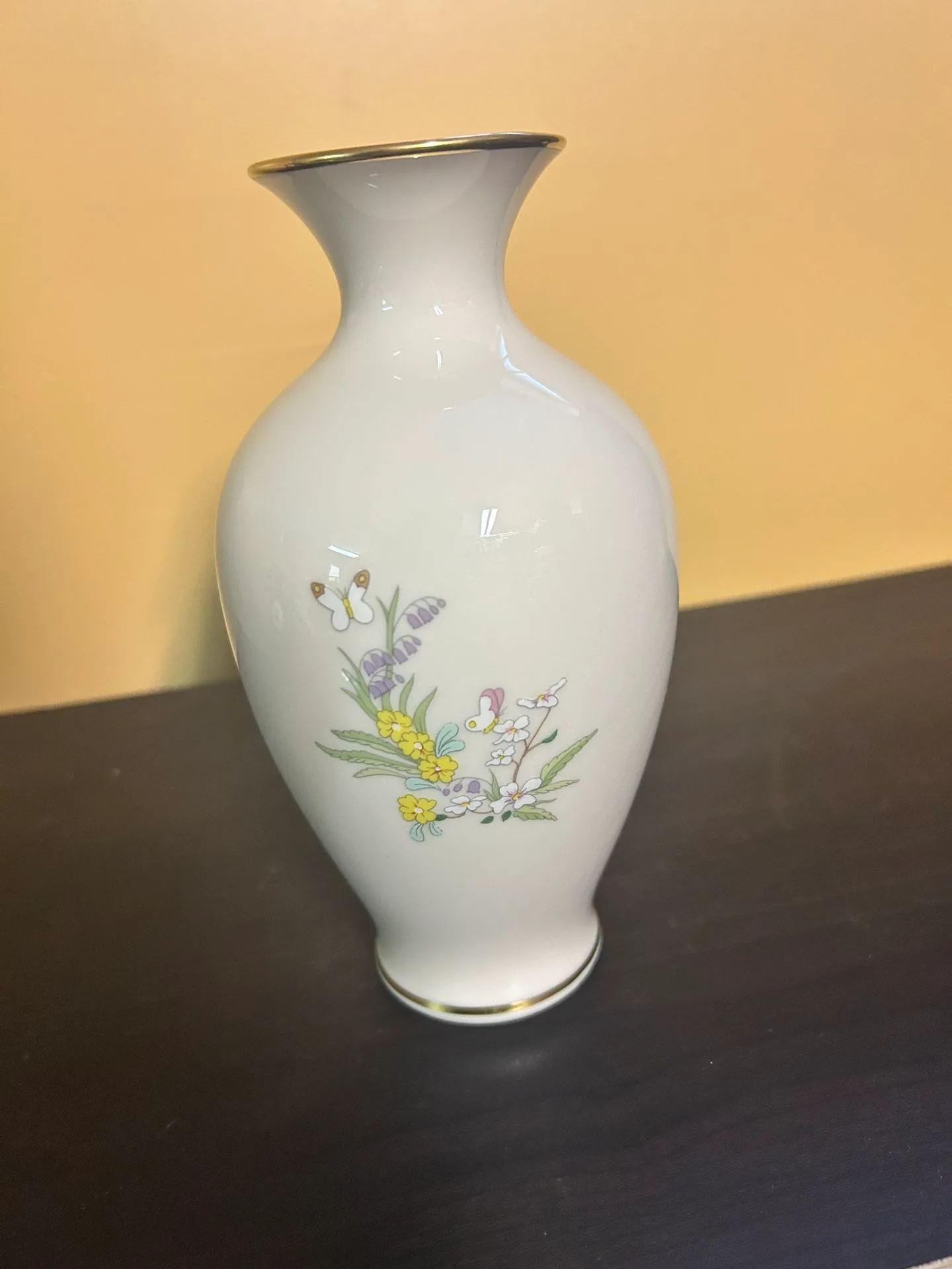 Lenox Mother's Day 1984 Limited Edition Vase image indicator(2)