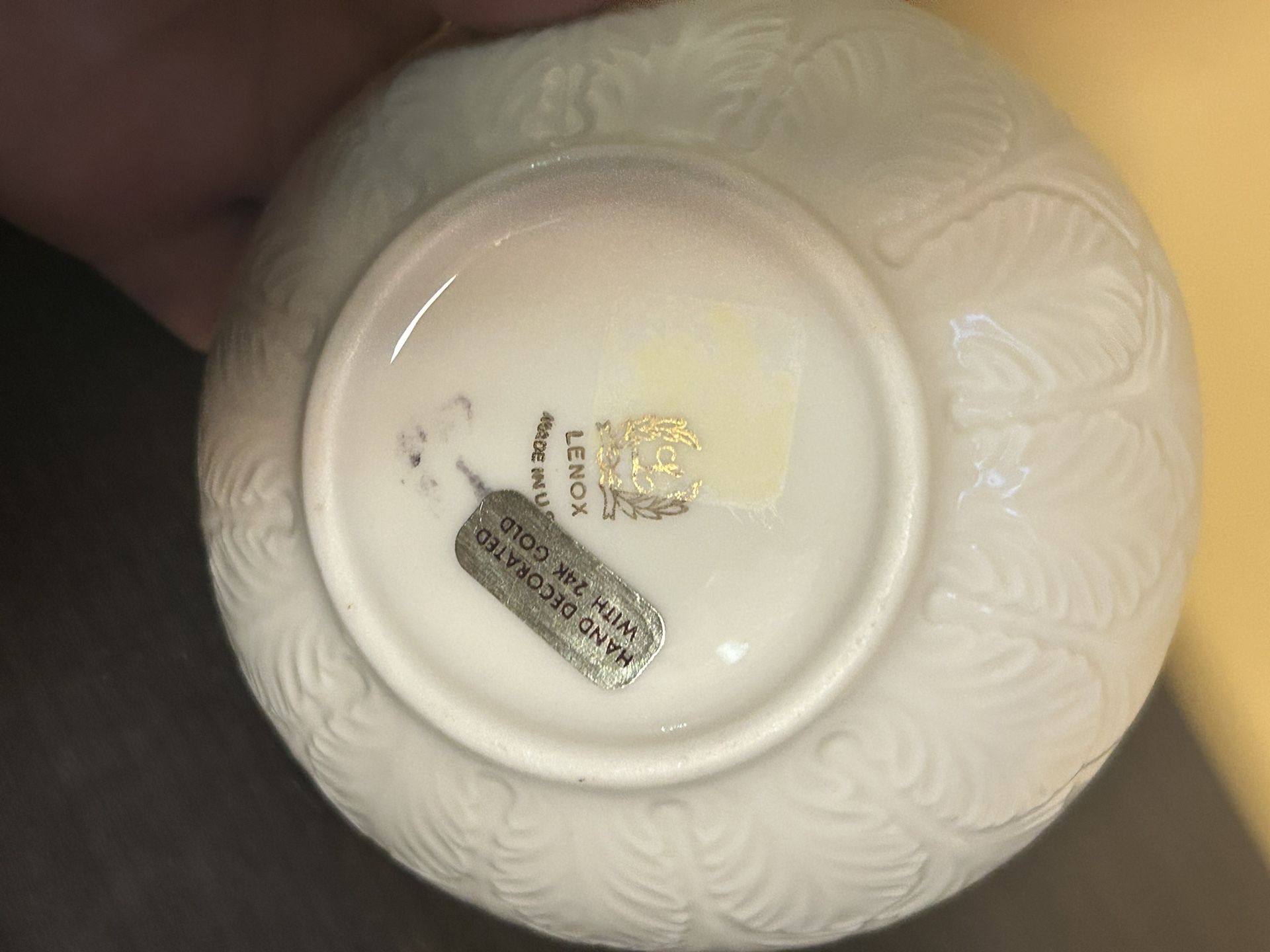Lenox Ivory Scalloped Bowl, Hand Decorated Gold Accents - photo 3