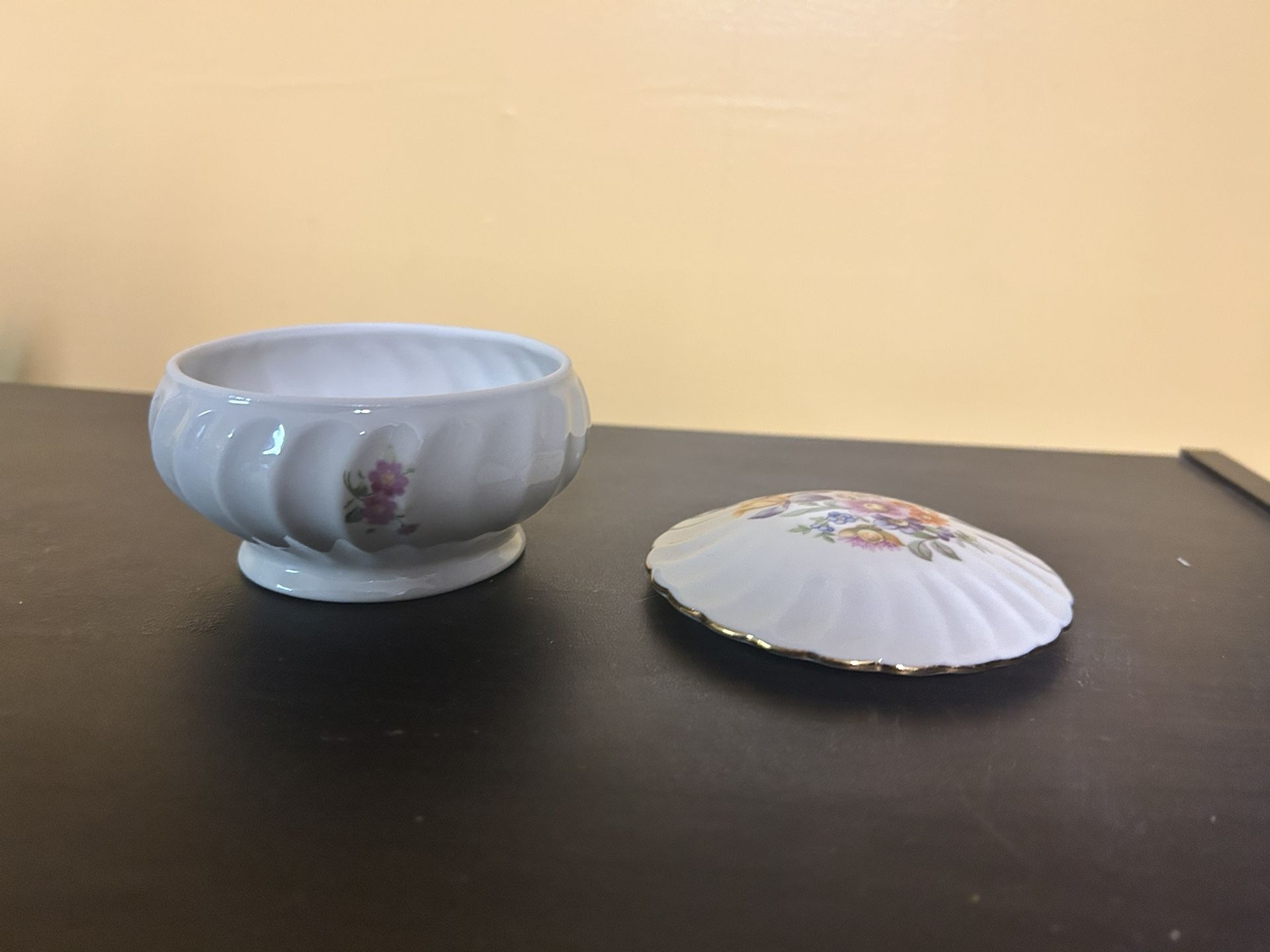 Vintage Floral Trinket Box - photo 2