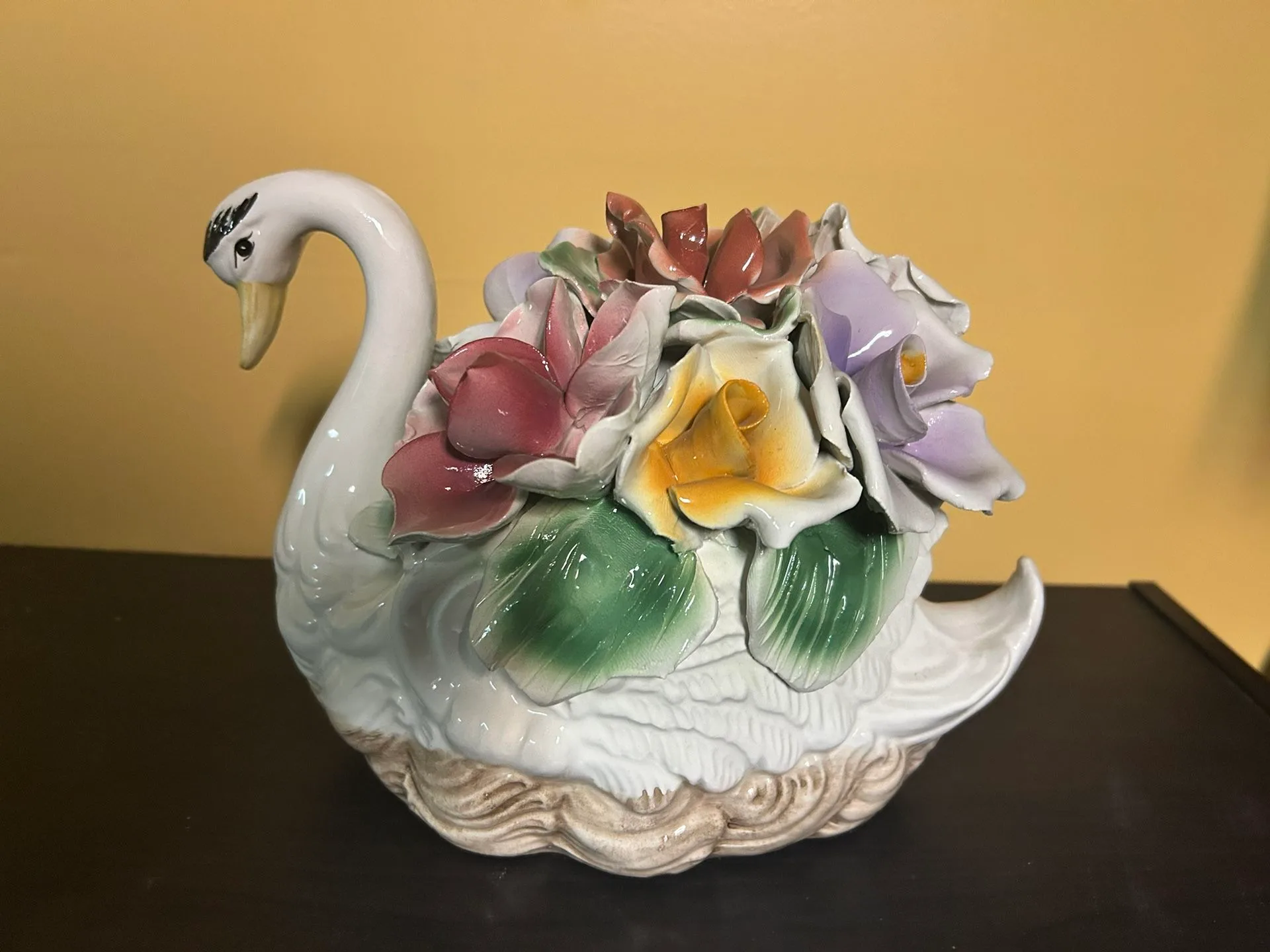 Capodimonte Italian Porcelain Swan Figurine