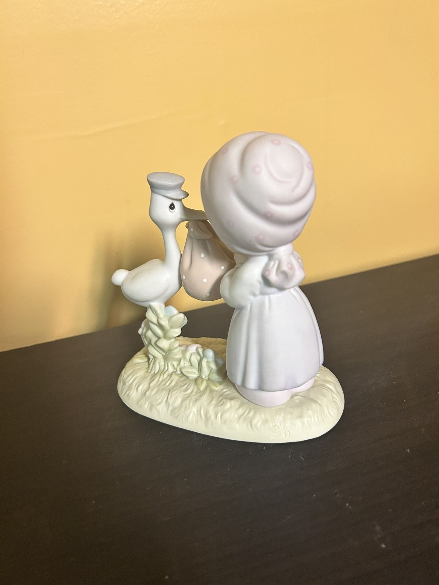 Precious Moments “Joy On Arrival” Figurine - photo 3