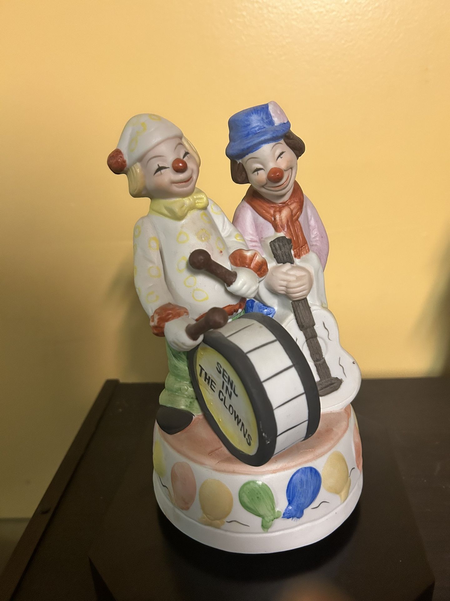 Vintage Porcelain Clown Music Box - photo 3