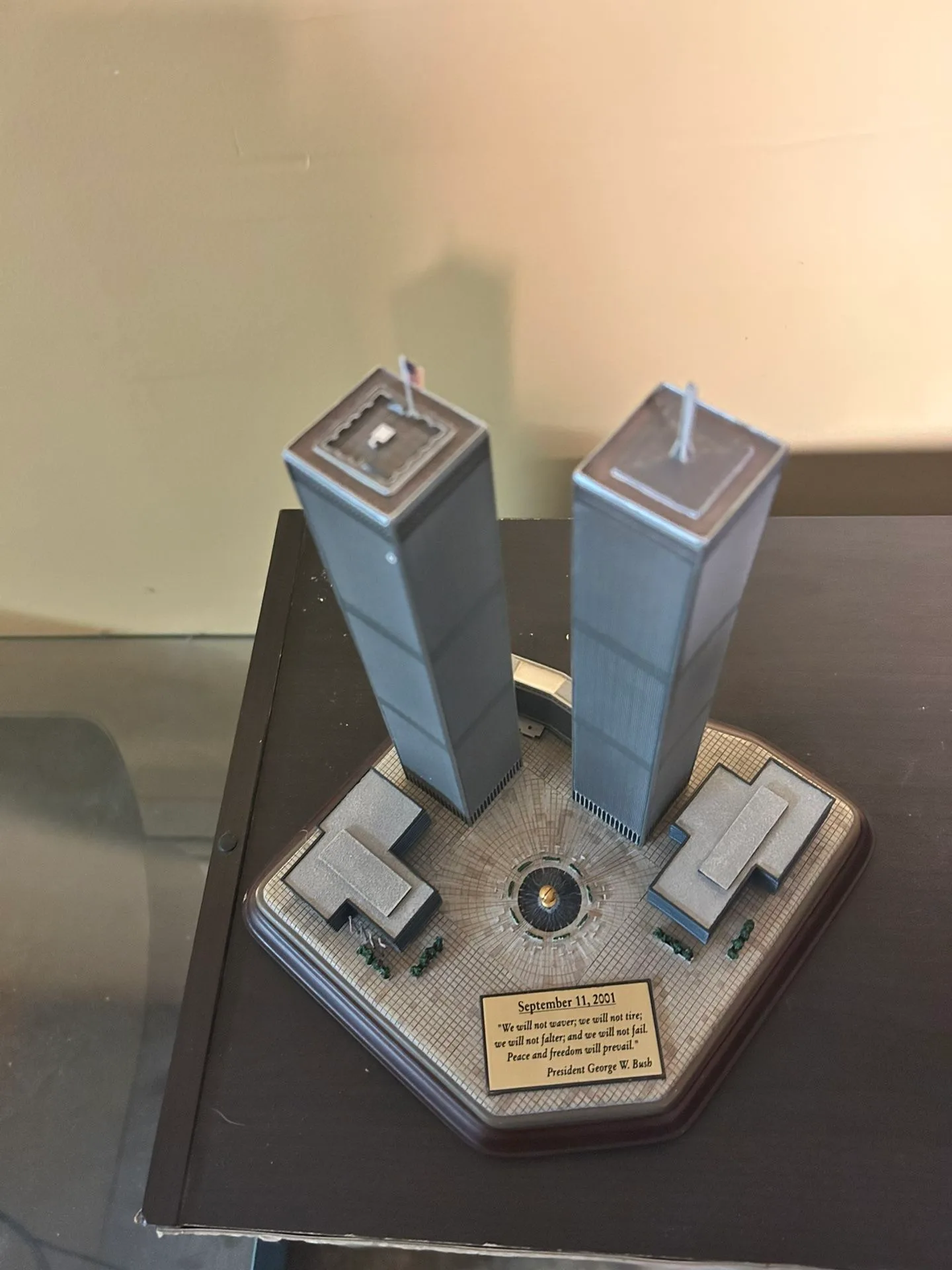 World Trade Center Twin Towers Collectible Model image indicator(4)