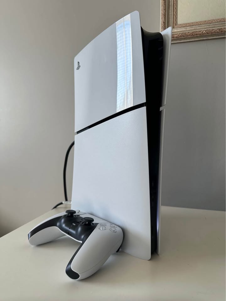 PlayStation 5 slim digital edition 1TB - photo 2