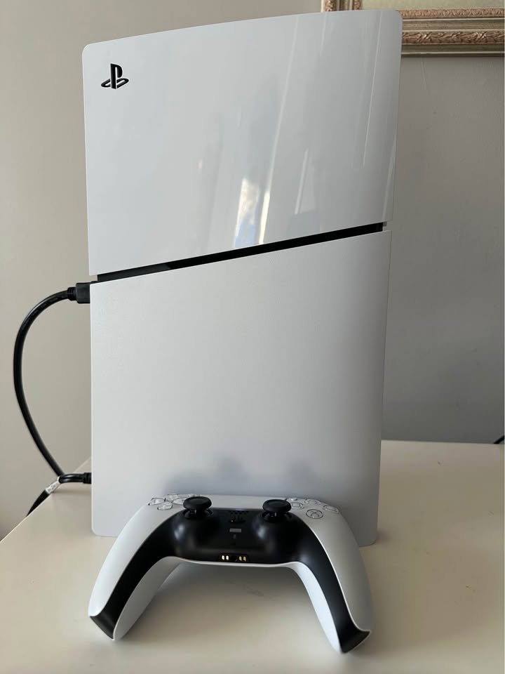 PlayStation 5 slim digital edition 1TB - photo 3
