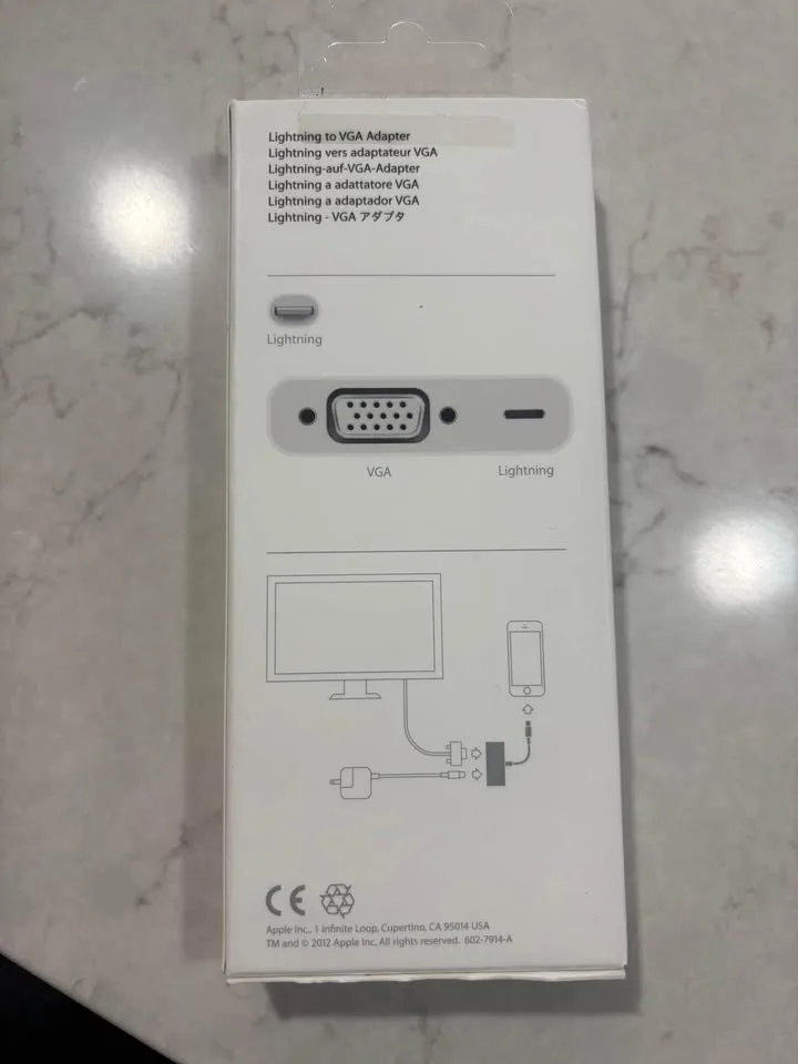 Apple Lightning to VGA Adapter image indicator(2)